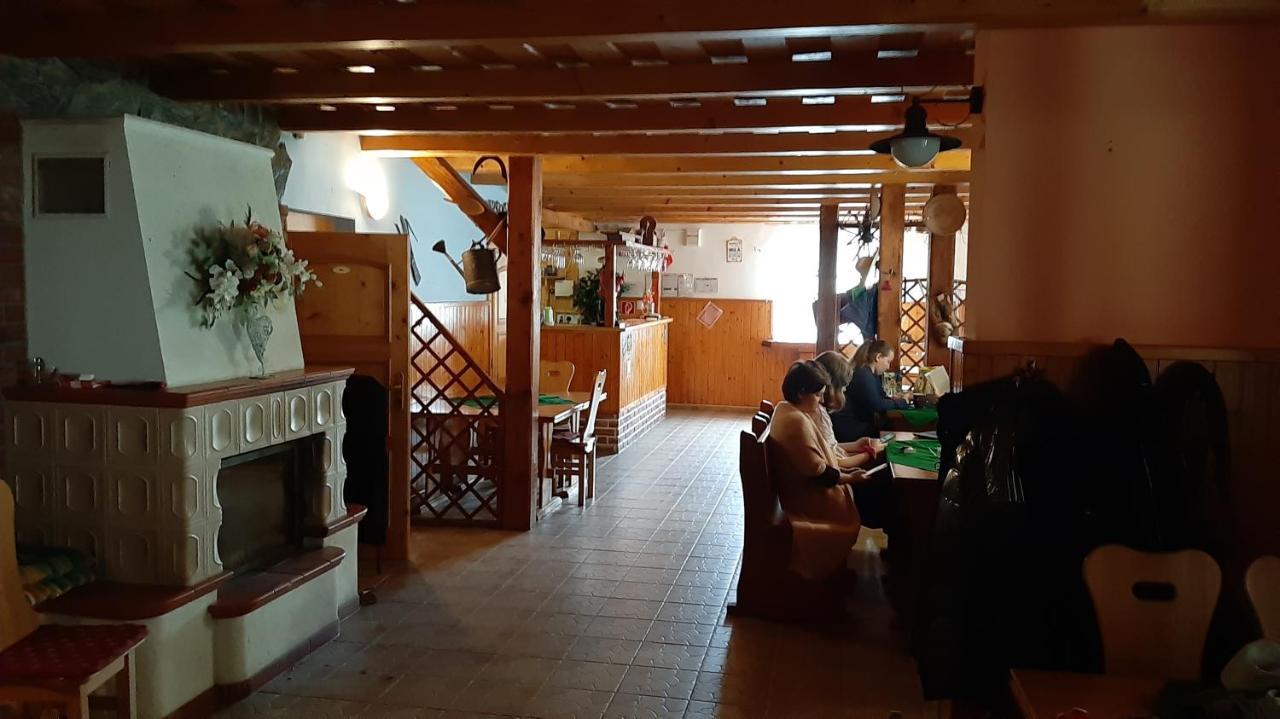 Penzion Pri Studnicke Omastina Extérieur photo