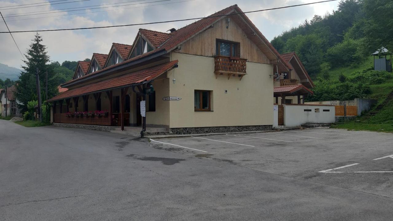 Penzion Pri Studnicke Omastina Extérieur photo